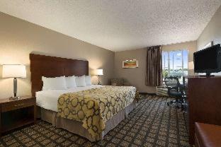 Baymont By Wyndham Mackinaw Hotel 3*