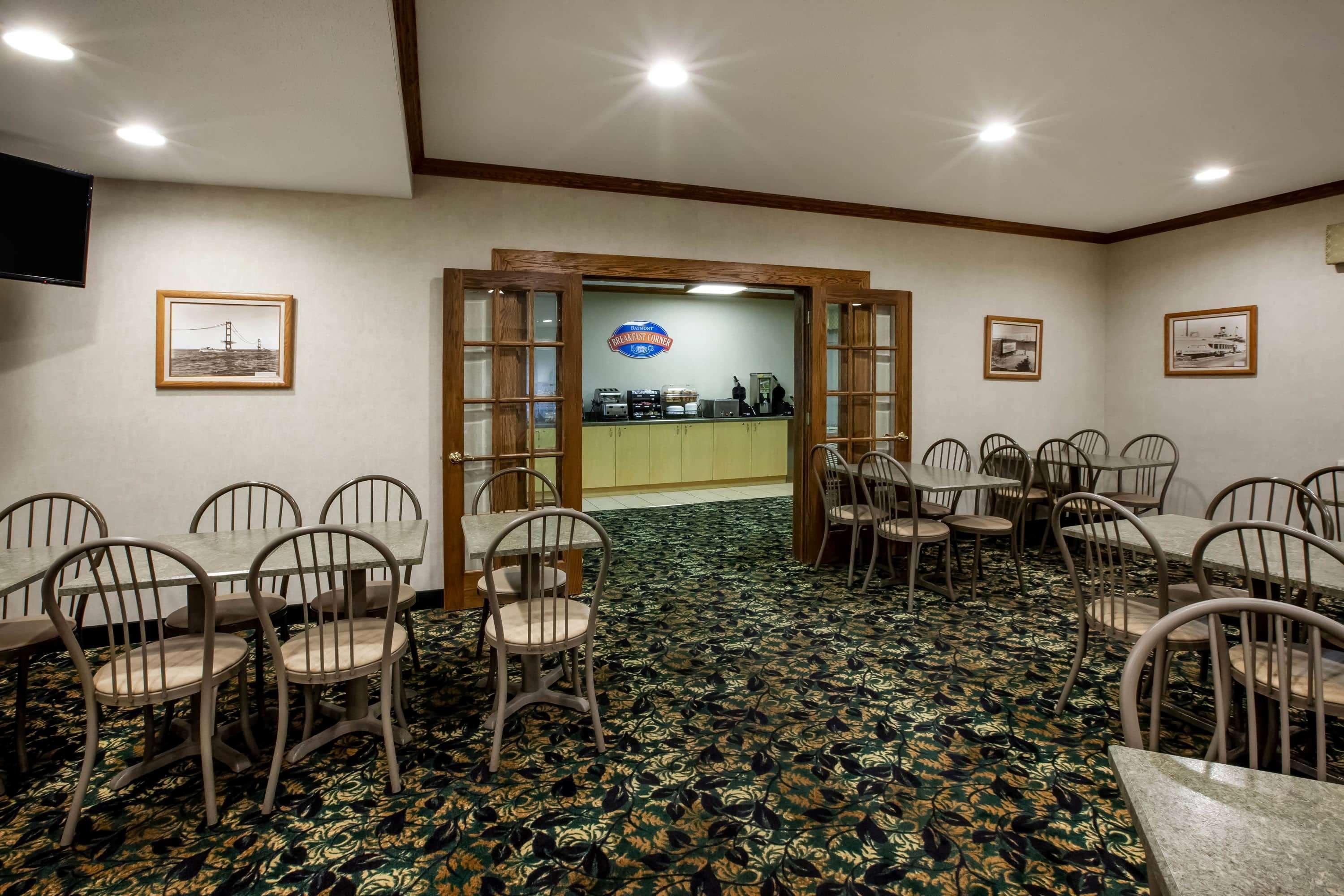 Hotel Baymont By Wyndham Mackinaw 3*