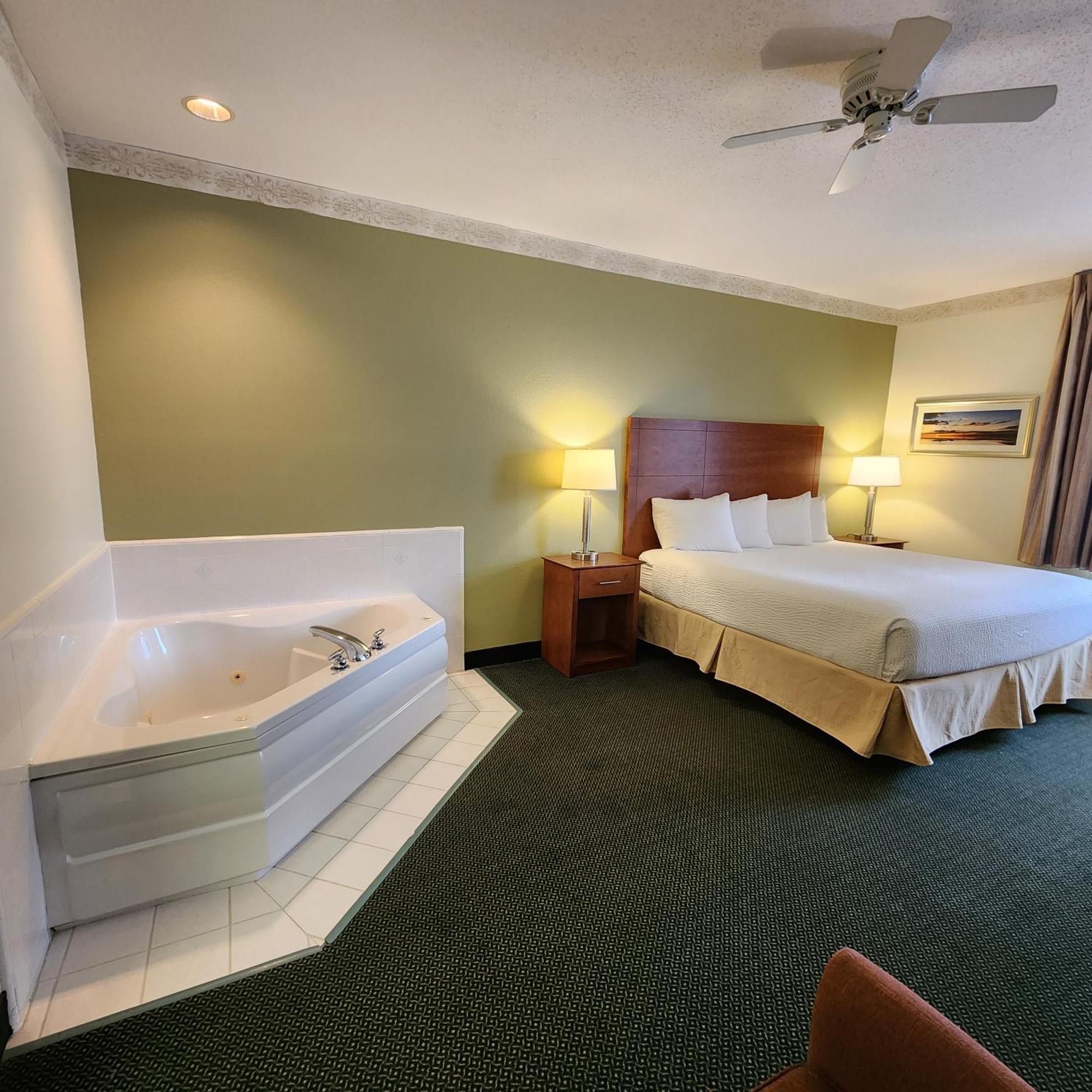 Baymont By Wyndham Mackinaw 3*