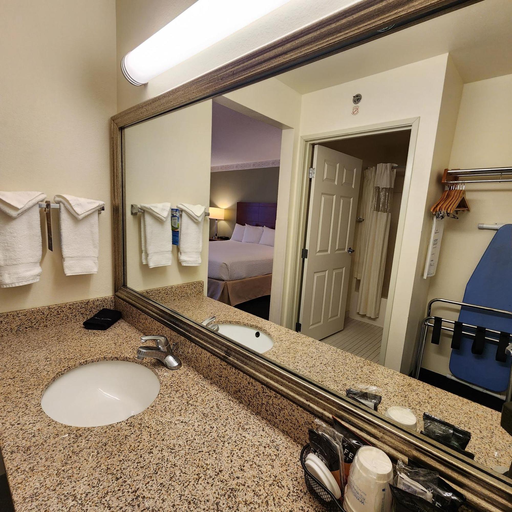 Hotel Baymont By Wyndham Mackinaw